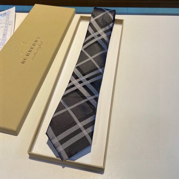 Burberry Men Classic Tie - Picture 1 of 6